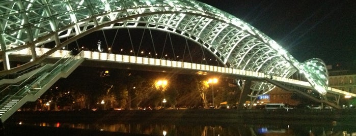 Ponte della Pace is one of Список Хипстершвили.