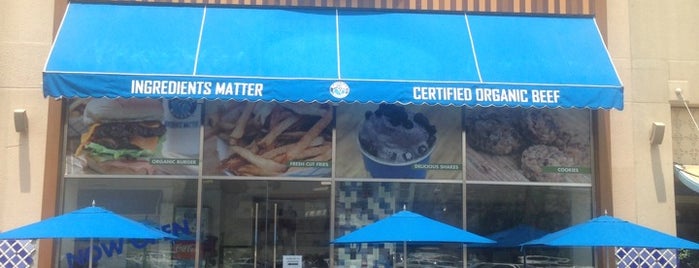 Elevation Burger is one of Walid’s Liked Places.