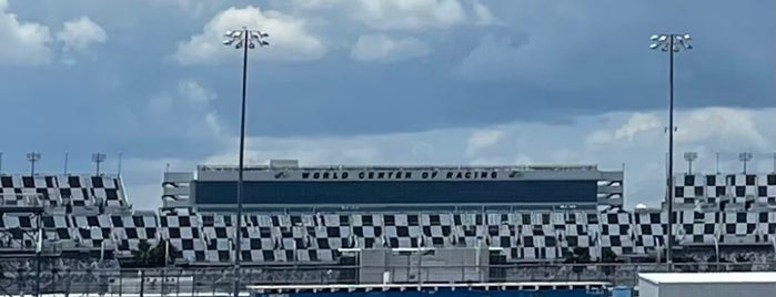 Daytona International Speedway - Superstretch is one of Lugares guardados de JRA.