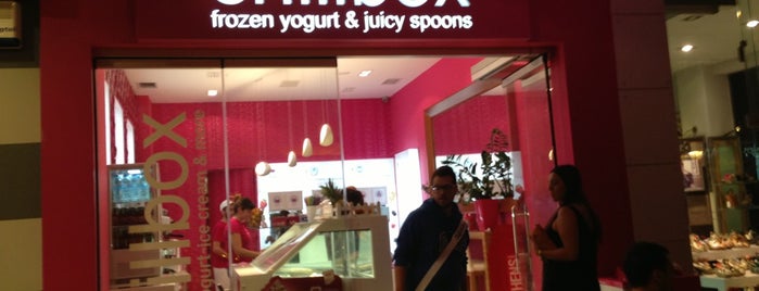 chillbox frozen yogurt is one of Tempat yang Disukai Nancy 🎀👑.