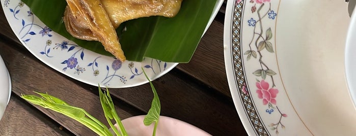 สมหวังไก่หมุน+ปลาเผา is one of My favorites for ร้านอาหารเอเชีย.