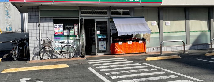 ローソンストア100福生本町店 is one of コンビニエンスストア(東京).