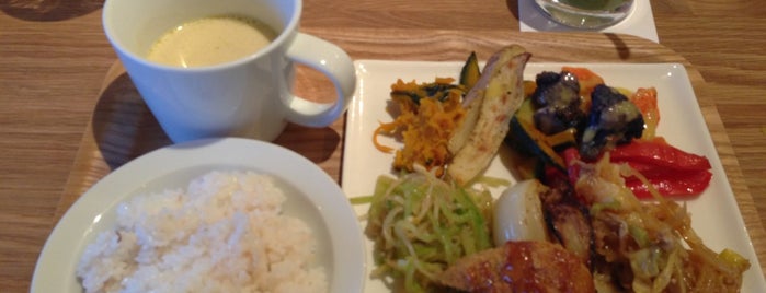 VEGE＋KITCHEN KITAHAMA is one of Favorite Food.