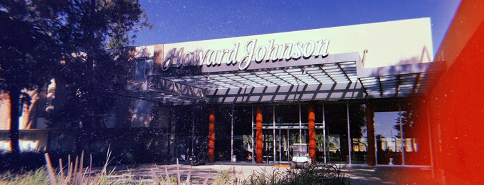 Hotel Howard Johnson Luján is one of Para Comer!!.