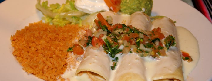 Brinco's Mexican Grill & Cantina is one of สถานที่ที่ Sean ถูกใจ.