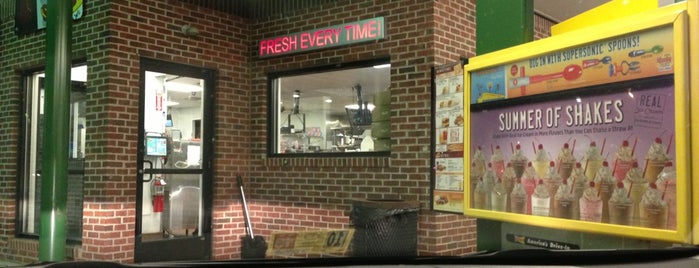 SONIC Drive In is one of jiresellさんのお気に入りスポット.