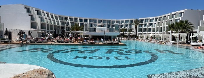 Hard Rock Hotel Ibiza is one of สถานที่ที่ Chris ถูกใจ.