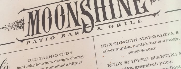 Moonshine Patio Bar & Grill is one of austineateries.