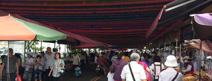 Shin Da Port Fish Market is one of Lugares guardados de Kimmie.