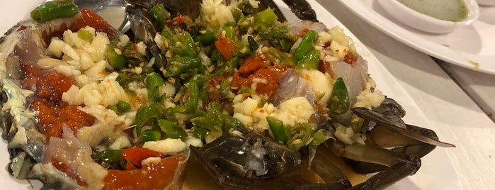 หนึ่งปูม้า ทะเลเผา is one of BKK_Seafood.