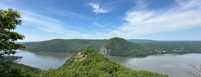 Breakneck Ridge is one of NY State.