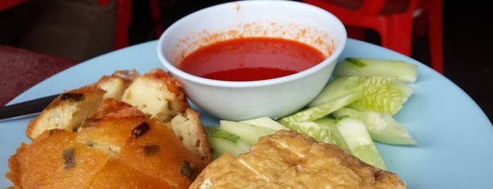Nasi Ayam Kuih Udang Tauhu Bakar Semenyih is one of Worth Trying Bangi/Kajang.