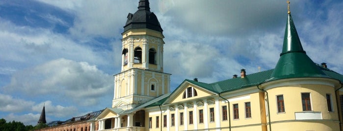 Николо-Радовицкий монастырь is one of สถานที่ที่ Galina ถูกใจ.