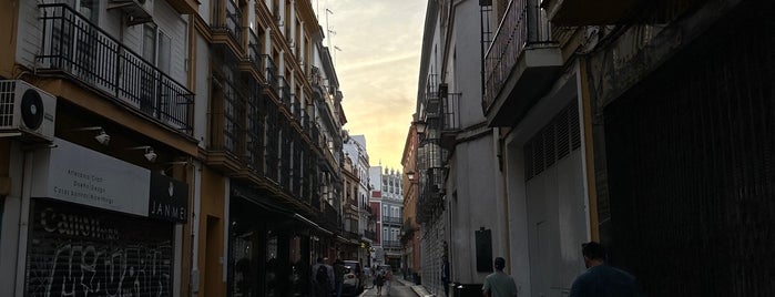 Sevilla is one of Viagens internacionais.
