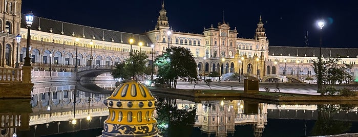 Plaza de España is one of Sevilla.