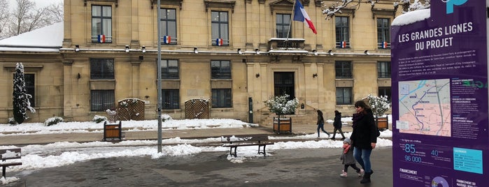 Mairie de Saint-Ouen is one of Metro.