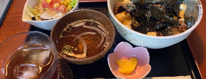 和 Café ぐぅ is one of Eating and Drinking on Naoshima.