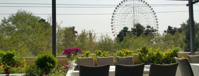 Terrace Food & Cafe Complex is one of تمام کافه های مشهد.