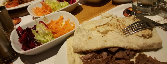 Şaheste Döner is one of Mineさんのお気に入りスポット.