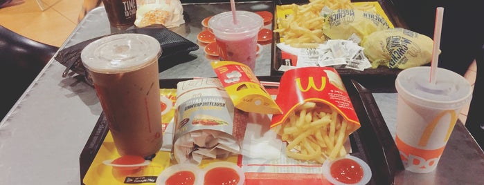 McDonald's & McCafé is one of Makan Place.