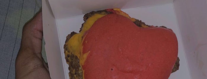 Caution Burger is one of Lugares guardados de Foodie 🦅.