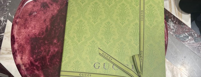 Gucci is one of qbi✔さんのお気に入りスポット.