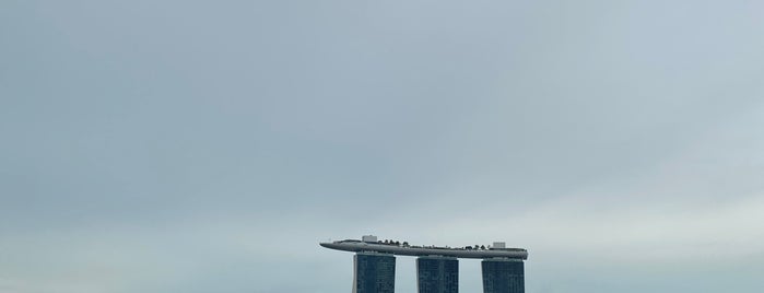 Aura Sky Lounge is one of Singapore.