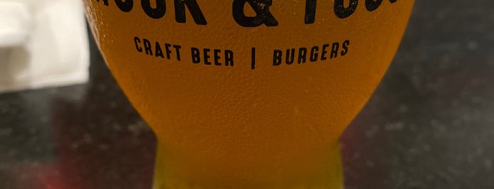 Muck And Fuss Craft Beer And Burger Bar is one of River run.