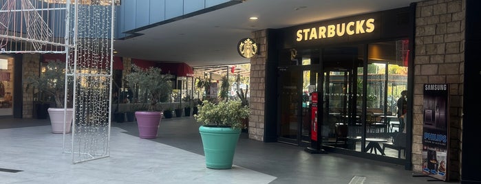 Starbucks is one of FATOŞ'un Beğendiği Mekanlar.