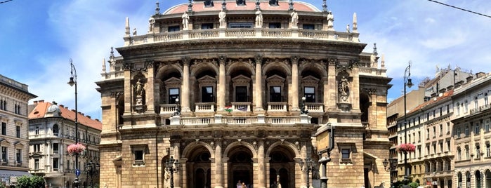 Opéra d'État hongrois is one of Budapest CBL - Couchsurfers' Bucket List.