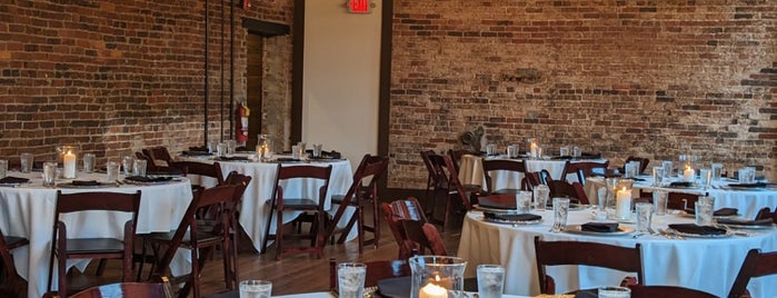 Lonesome Dove Western Bistro is one of Knoxville, TN.