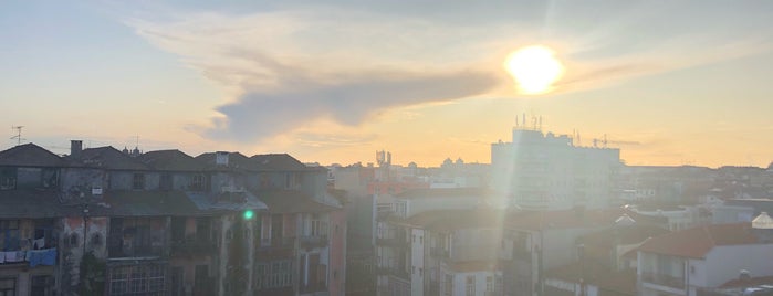 Rooftop Zero is one of Porto.