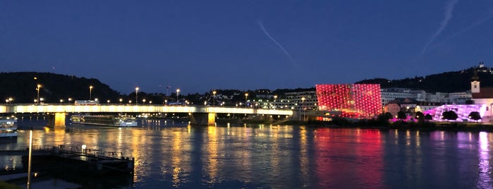 Donau is one of Dark'ın Beğendiği Mekanlar.