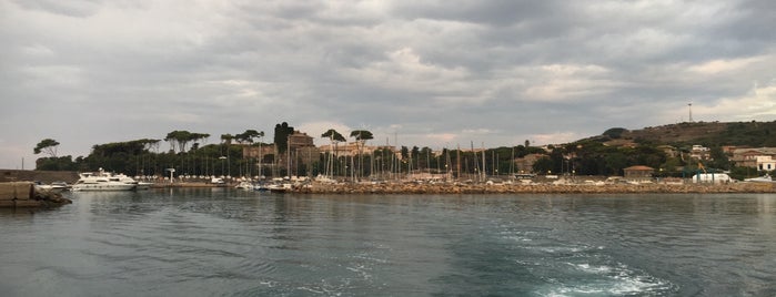 Porto Di Santa Marinella is one of Lugares favoritos de Javier Anastacio.