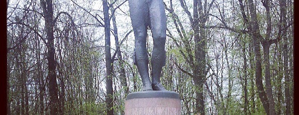Памятник Фёдору Волкову is one of Ярославль.