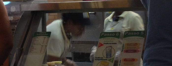 Subway is one of lugares frequentes.