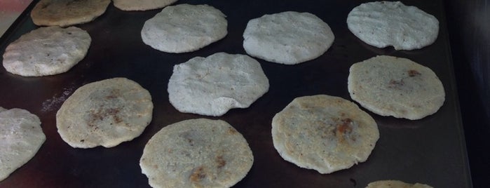 Gorditas De Madero is one of Cesarさんのお気に入りスポット.