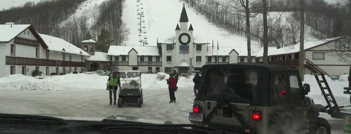 Schuss Village is one of สถานที่ที่ Jared ถูกใจ.