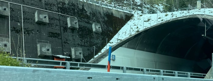 Gotthard Strassentunnel (Nordportal) is one of Швейцария.