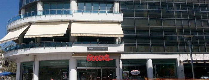 Lobby Cafe is one of Tempat yang Disukai Π.