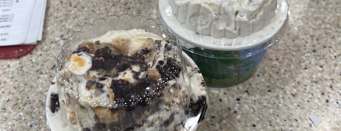 Cold Stone Creamery is one of Desserts.