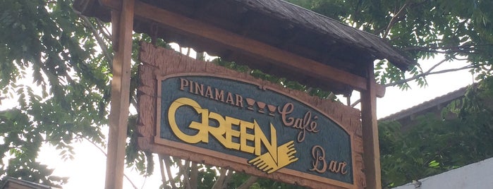 Green Café Bar is one of Locais curtidos por Andrés.