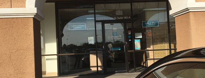 The UPS Store is one of สถานที่ที่ Erica ถูกใจ.