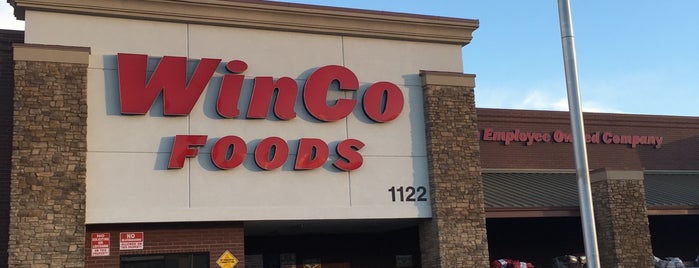 WinCo Foods is one of สถานที่ที่ Erica ถูกใจ.