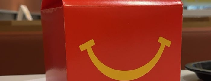 McDonald's is one of Lugares favoritos de Sarah AlMaiman.