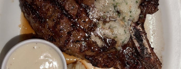 Cheddar's Scratch Kitchen is one of Where to eat in Houston.