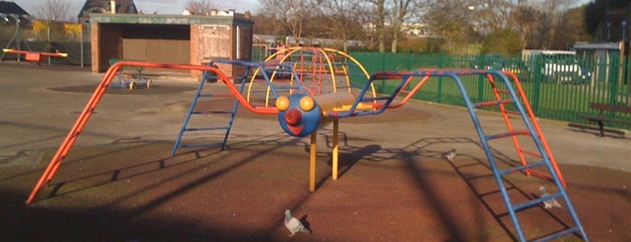 Little Road Playground is one of Croydon Parks.