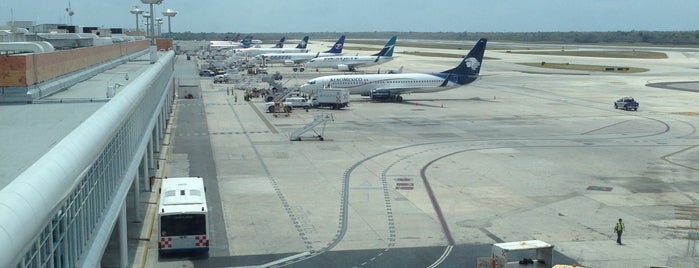 Cancun International Airport (CUN) is one of Cancún.
