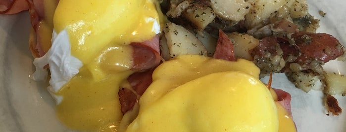 Bongo Room is one of Chicago's Best Eggs Benedict Dishes.