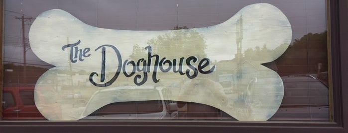 Dog House Restaurant is one of Need to visit.